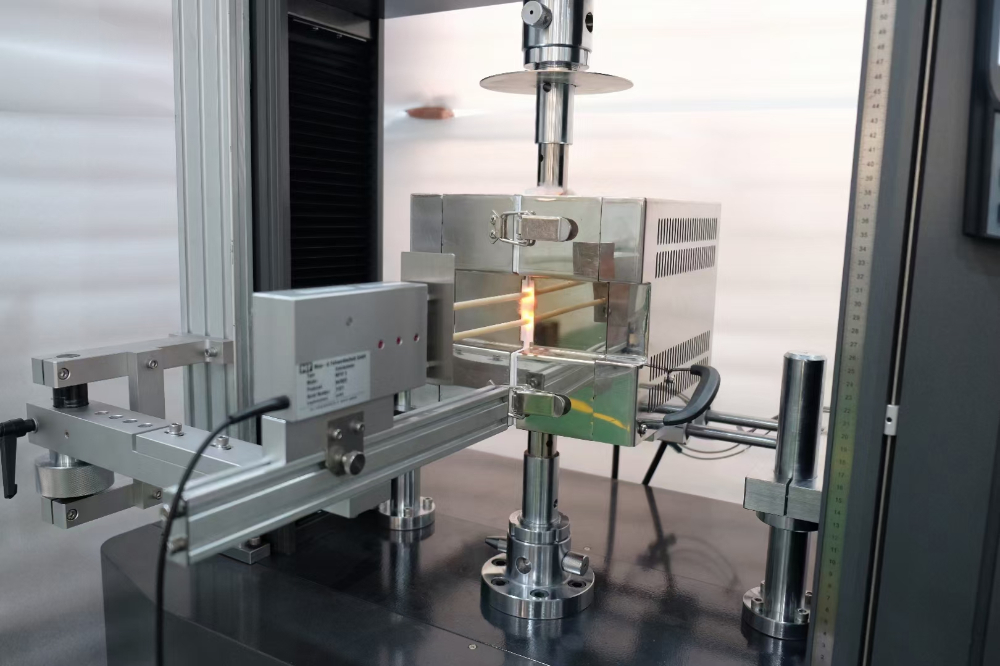 圖片新聞：再上新品，超高溫1400℃環境下力學測試小方爐方案